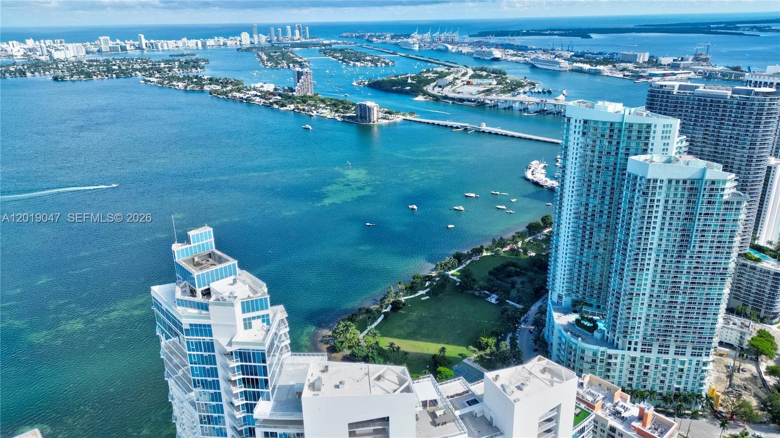 2020 N Bayshore Dr 1905 photo 5