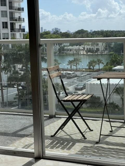 5701 Collins Ave 511 photo 11