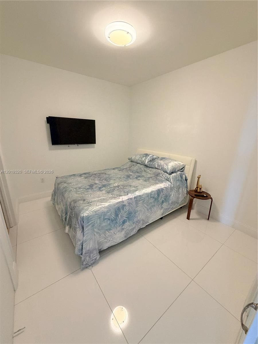 1800 S Ocean Dr 3002 photo 17