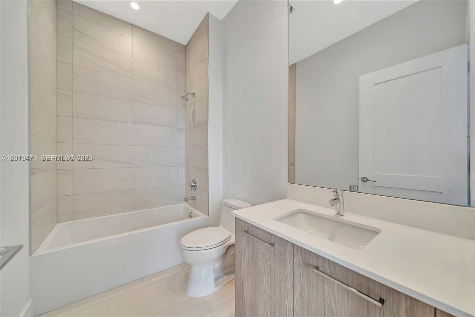 153 Seabreeze 403 photo 19