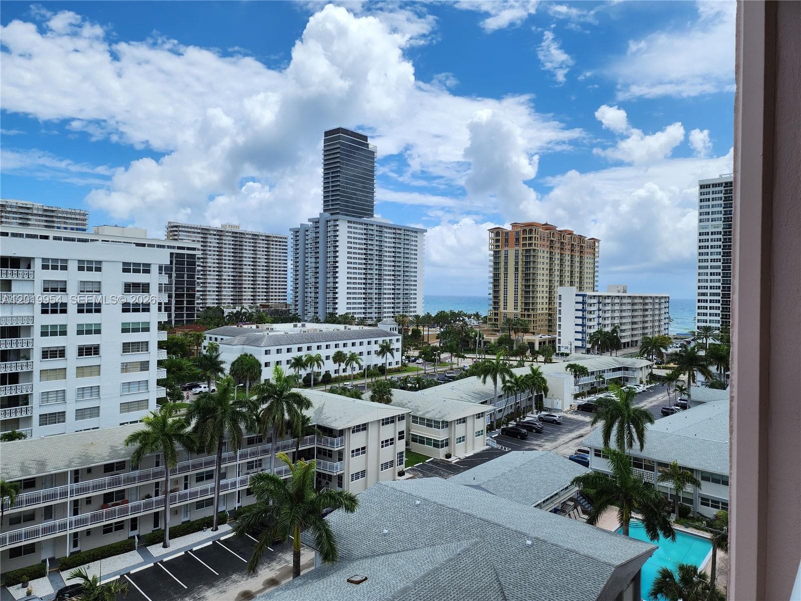 3161 S Ocean Dr 903 photo 2