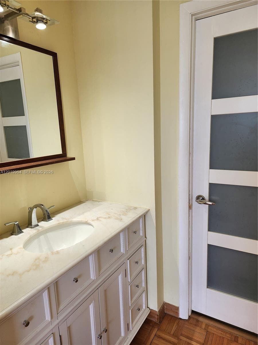 3161 S Ocean Dr 903 photo 13