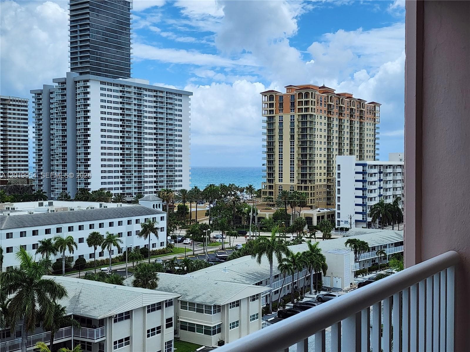 3161 S Ocean Dr 903 photo 3