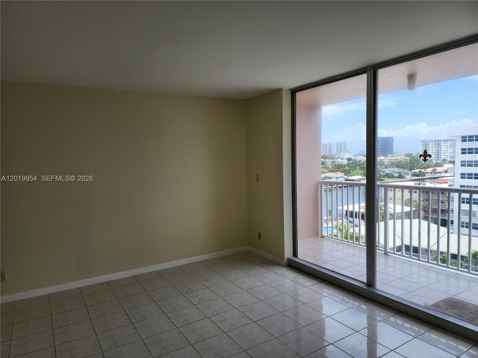 3161 S Ocean Dr 903 photo 5