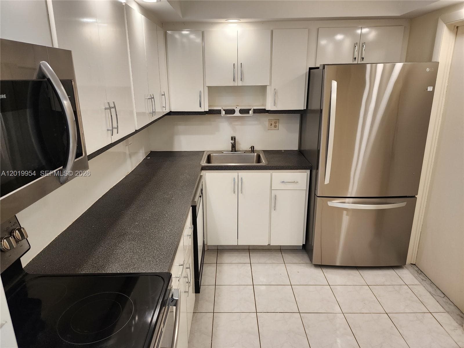 3161 S Ocean Dr 903 photo 8
