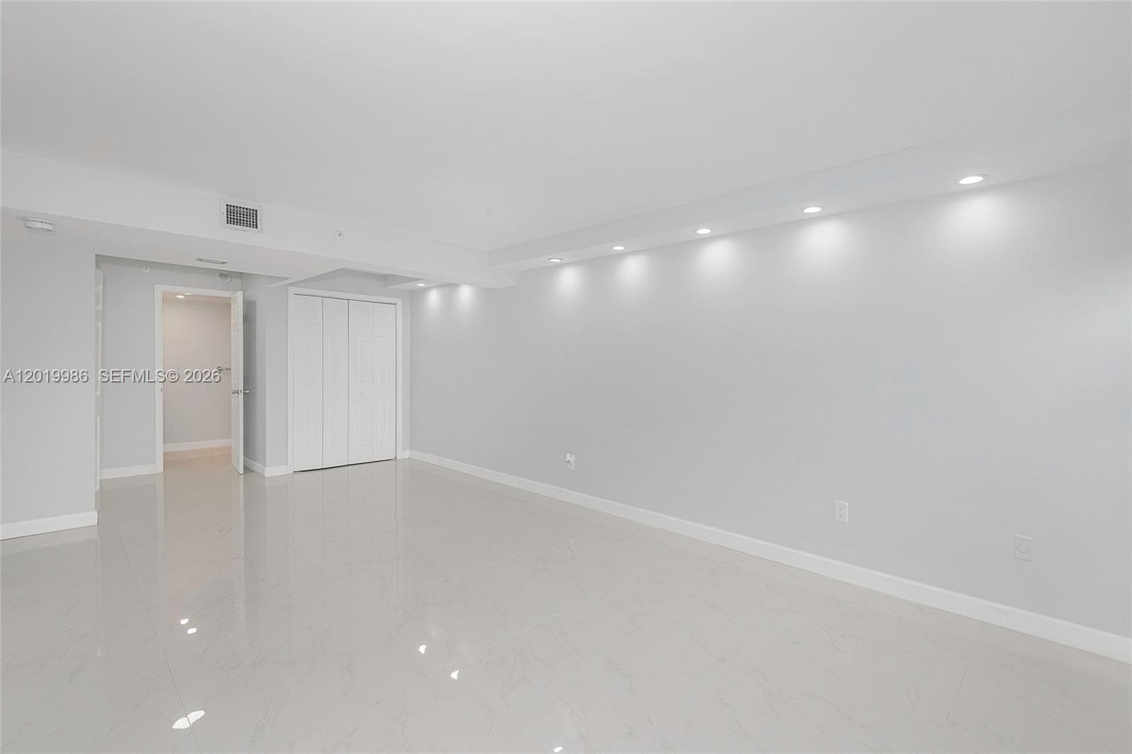 1201 S Ocean Dr 610N photo 18
