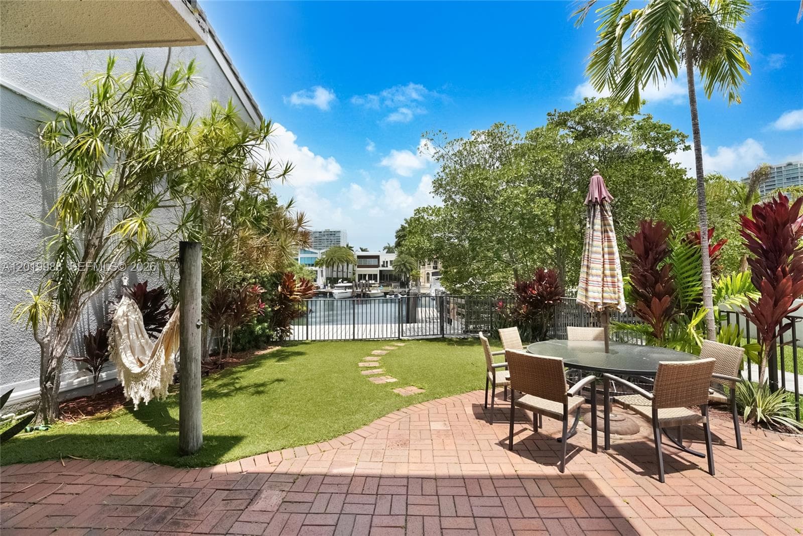 321 Poinciana Dr 901 photo 23