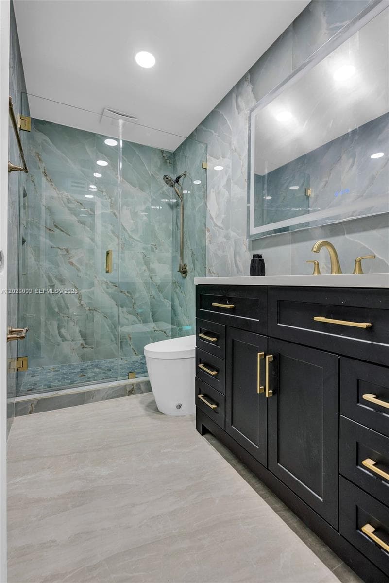 76 Isle Of Venice Dr C photo 20