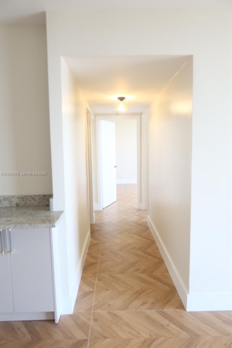 2500 Parkview Dr 1816 photo 9
