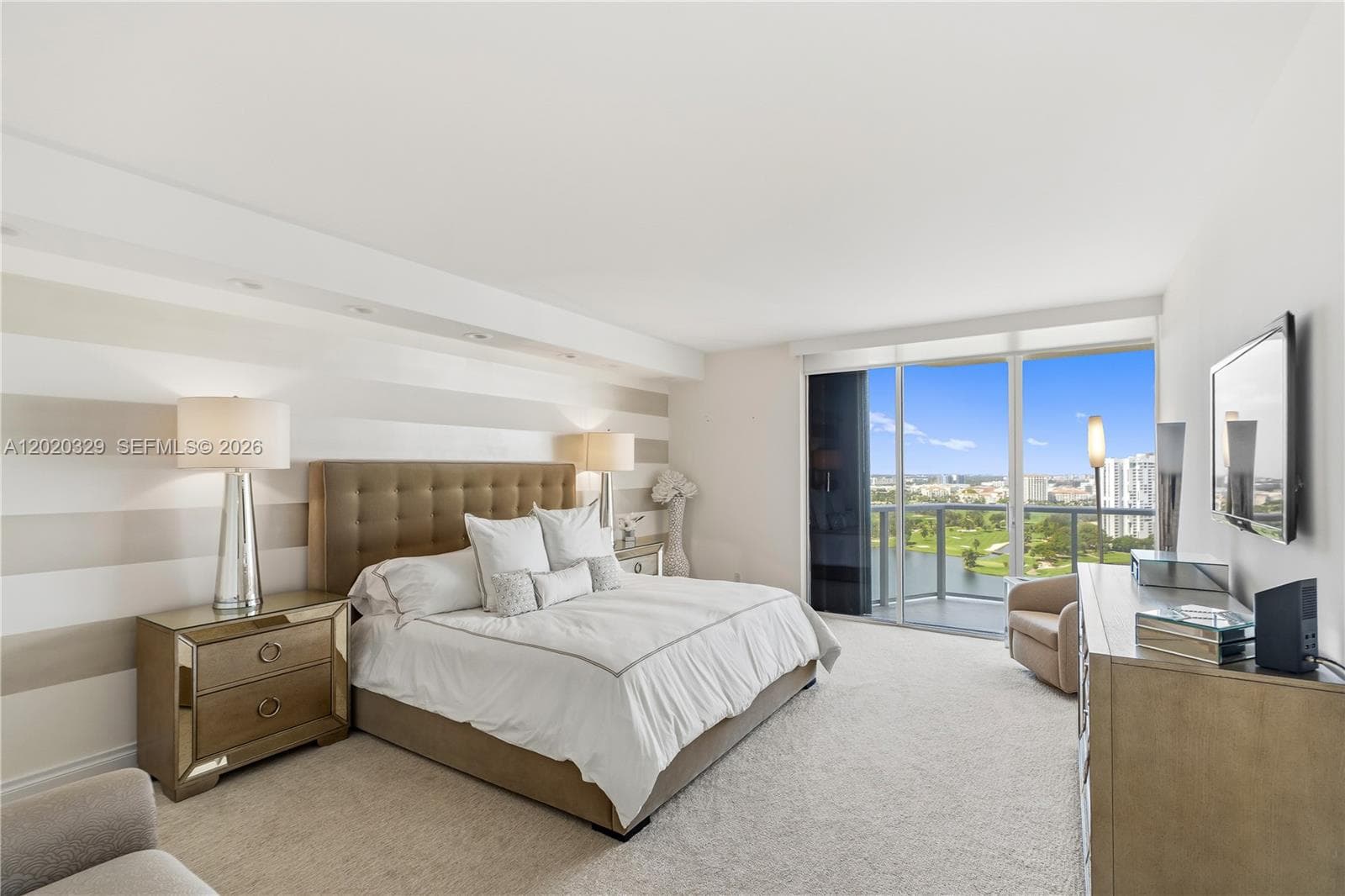 20281 E Country Club Dr 2101 photo 11