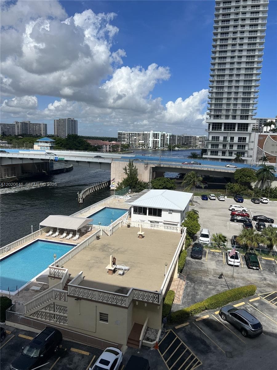 1817 S Ocean Dr 718 photo 16