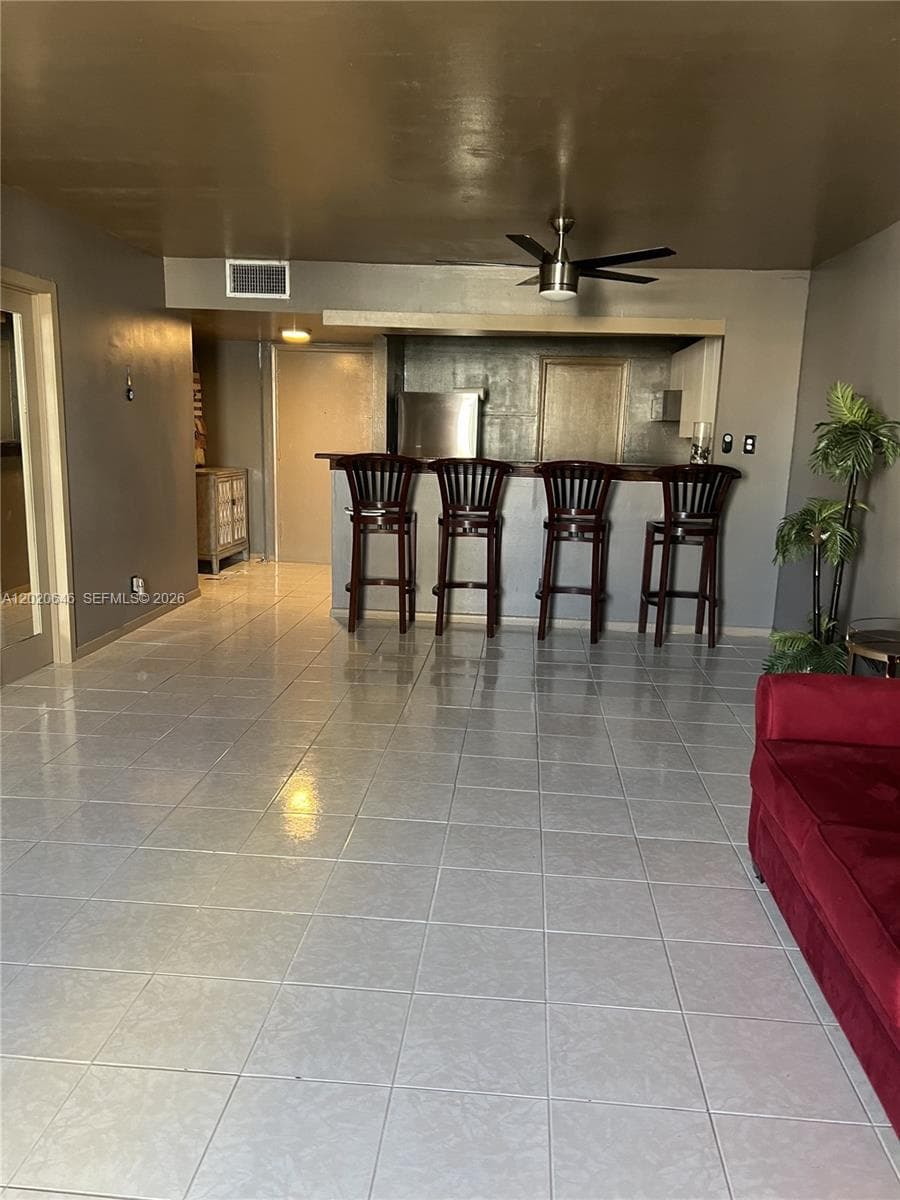 1817 S Ocean Dr 718 photo 3