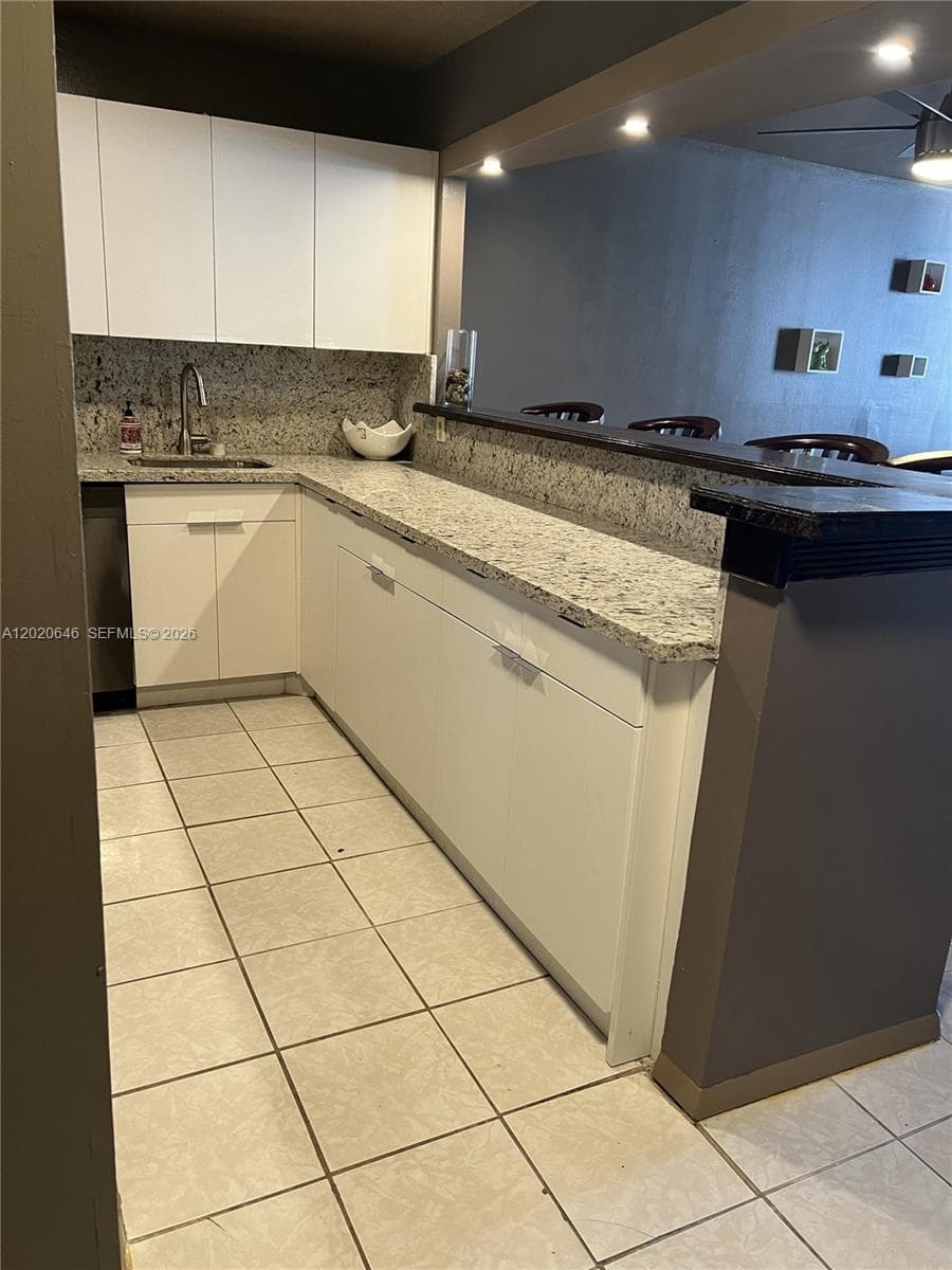 1817 S Ocean Dr 718 photo 5