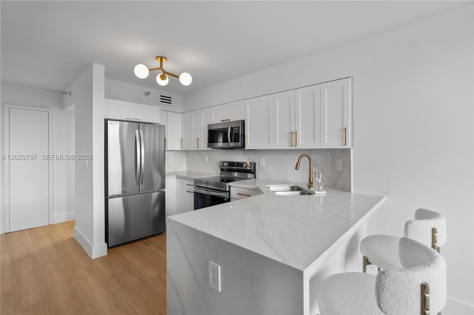 19101 NE 36th Ct 402 photo 11