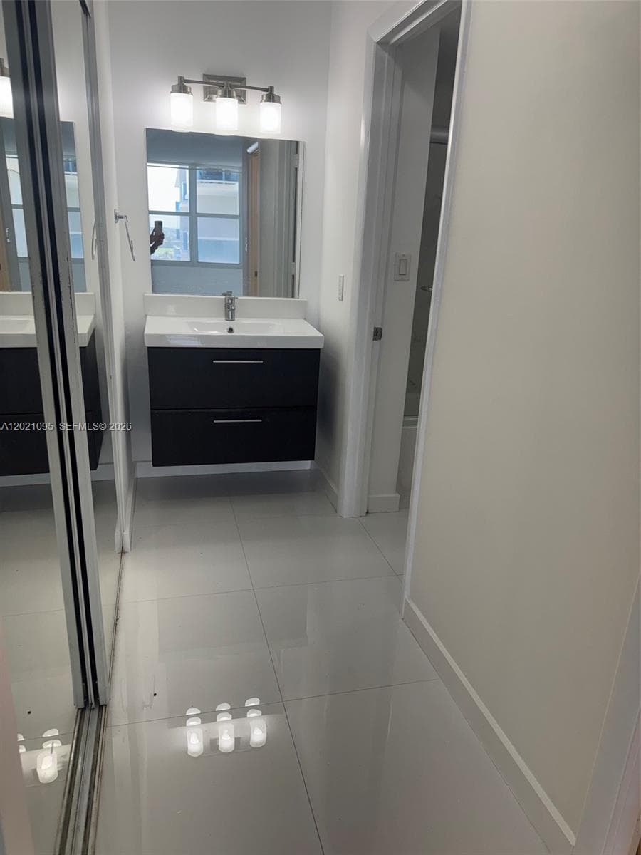 3800 S Ocean Dr 1725 photo 10