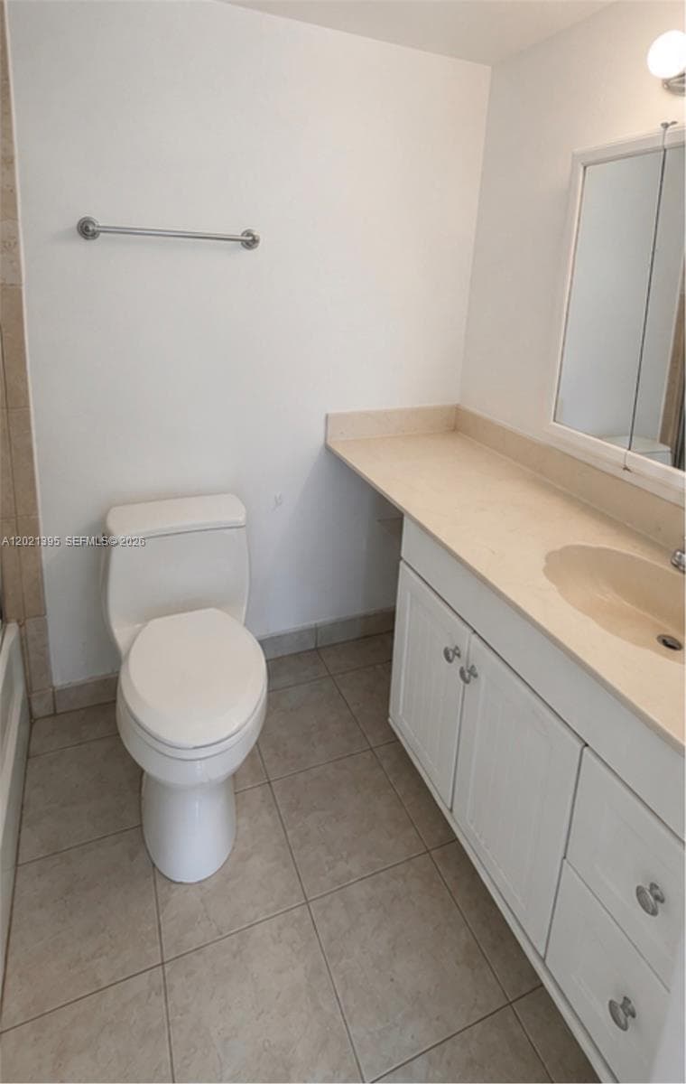 2020 NE 135th St 310 photo 8