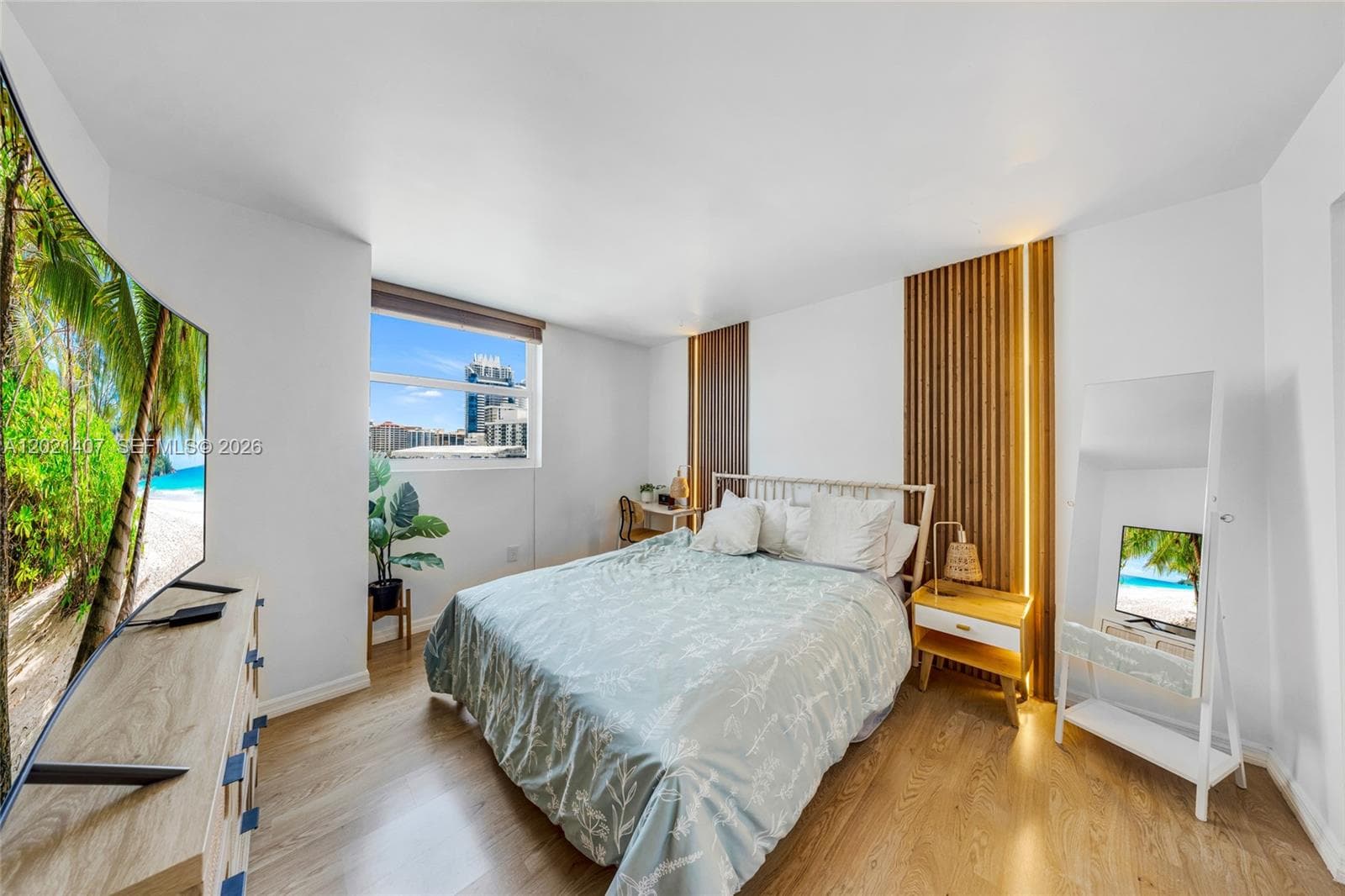 5880 Collins Ave 1007 photo 15