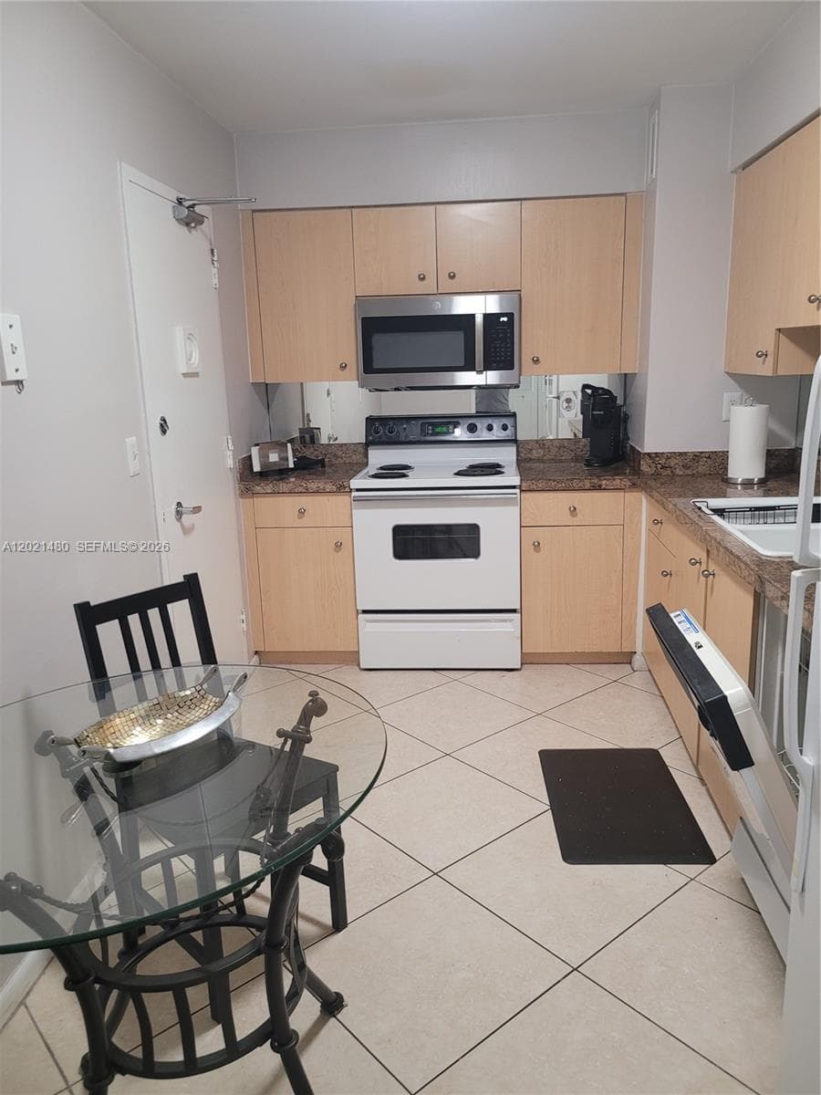 9195 Collins Ave 309 photo 6