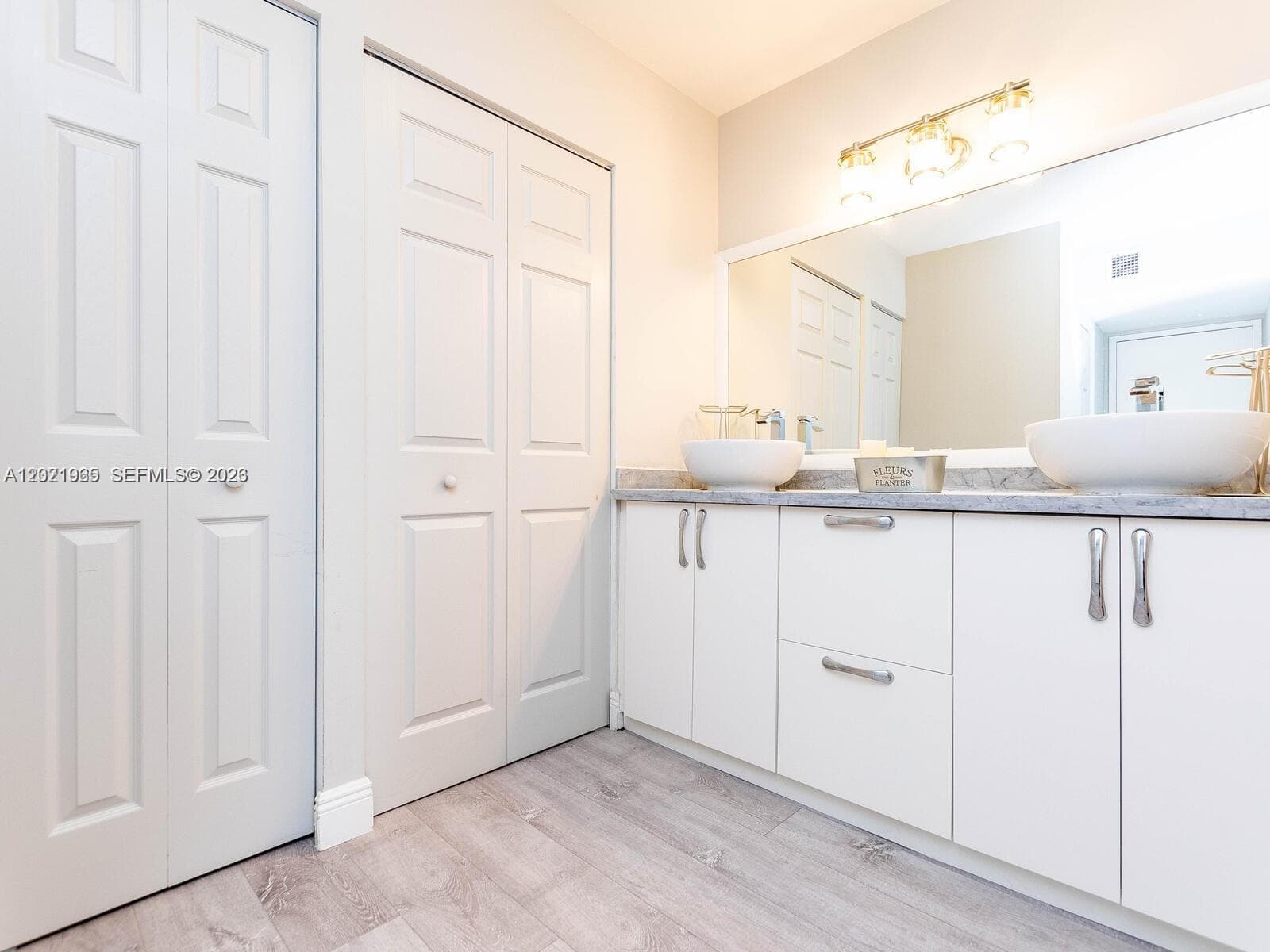 3701 N Country Club Dr 1002 photo 22