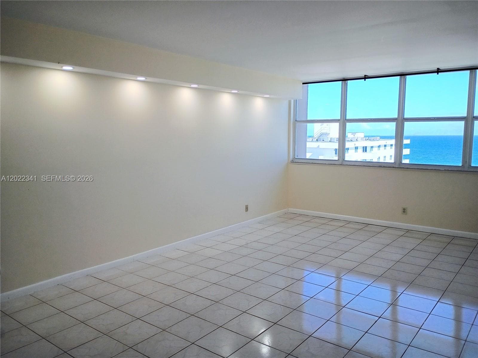 1410 S Ocean Dr 1208 photo 11