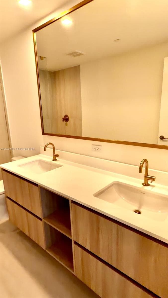 77 SE 5st 2306 photo 20