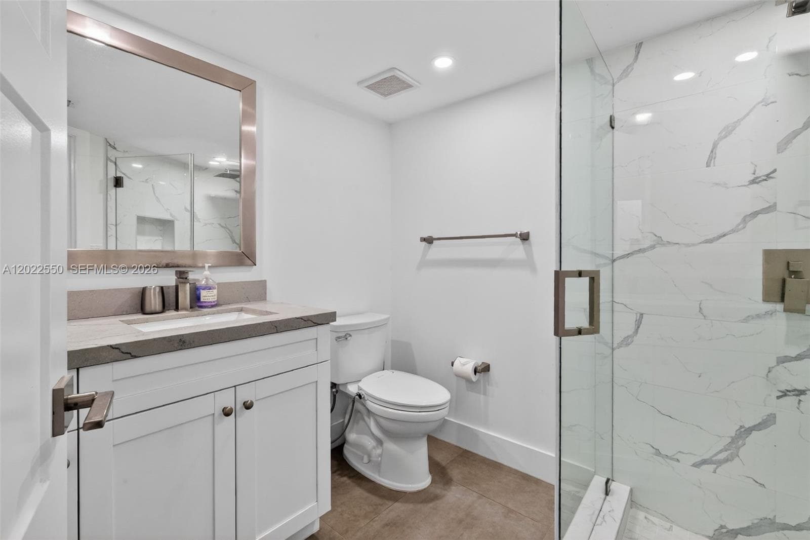 2401 Collins Ave 602 photo 19