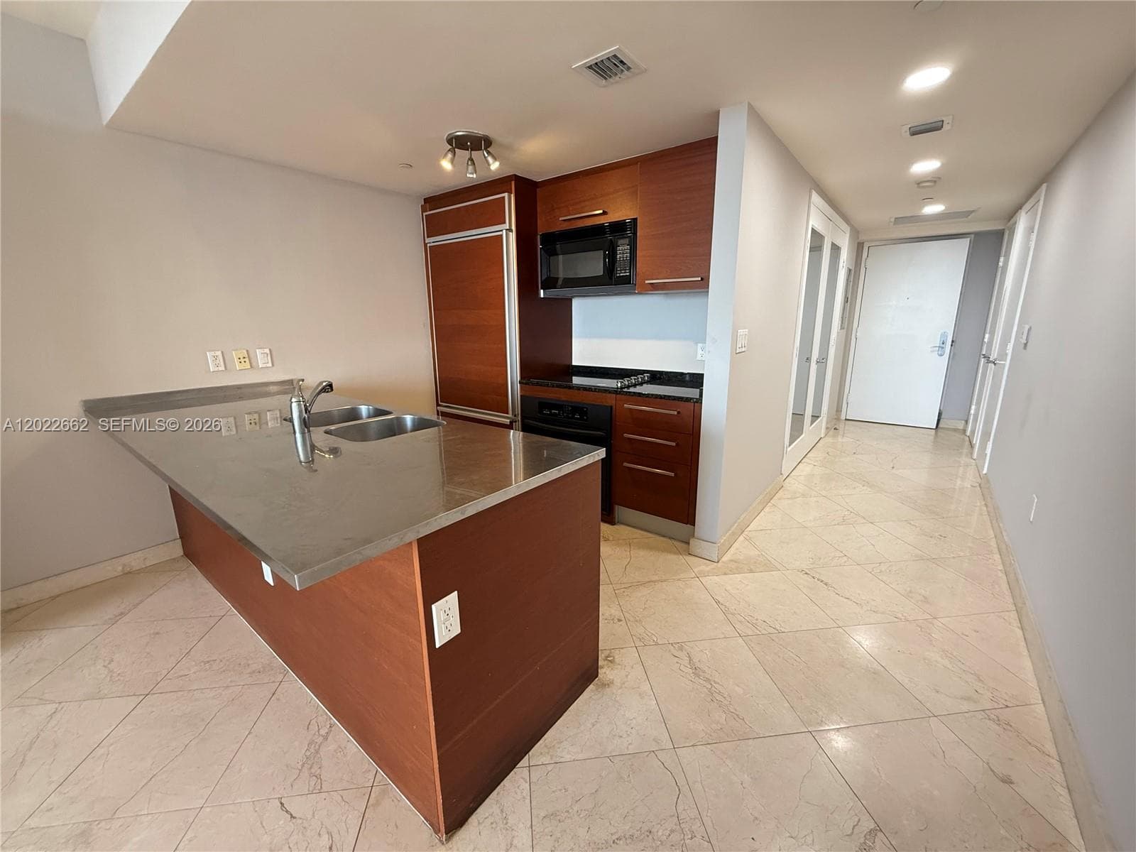 1850 S OCEAN DR 4009 photo 2