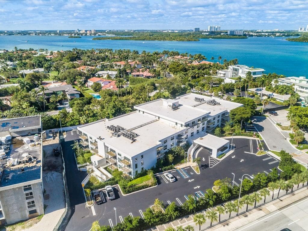 10250 Collins Avenue 307 photo 2