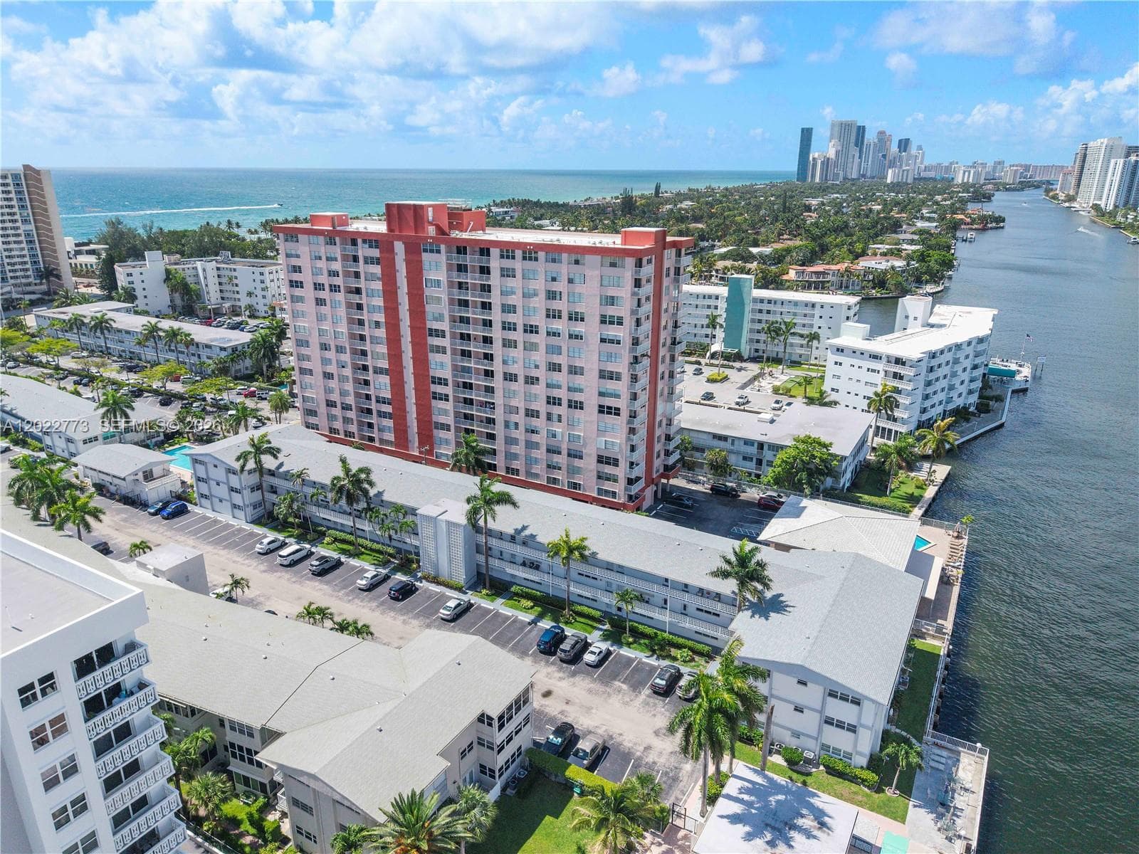3133 S Ocean Dr 318 photo 18