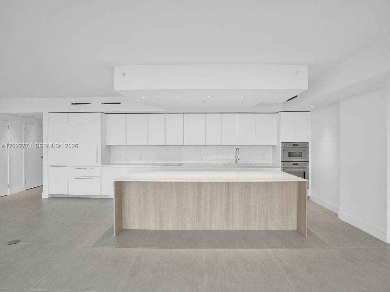 407 N Riverside 402 photo 12