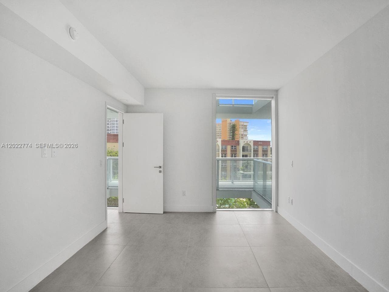 407 N Riverside 402 photo 22