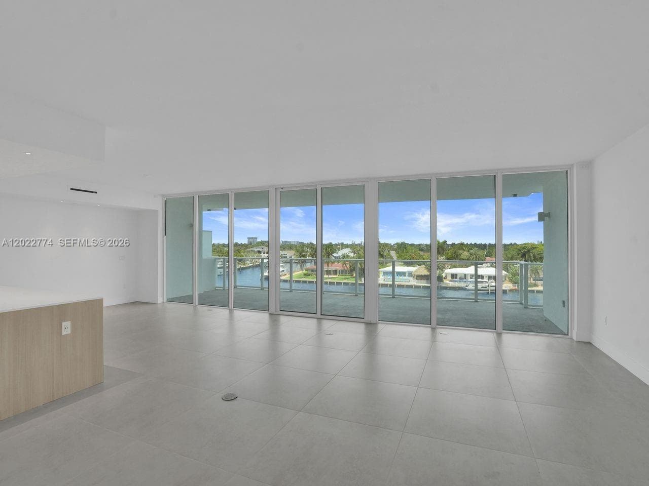 407 N Riverside 402 photo 14