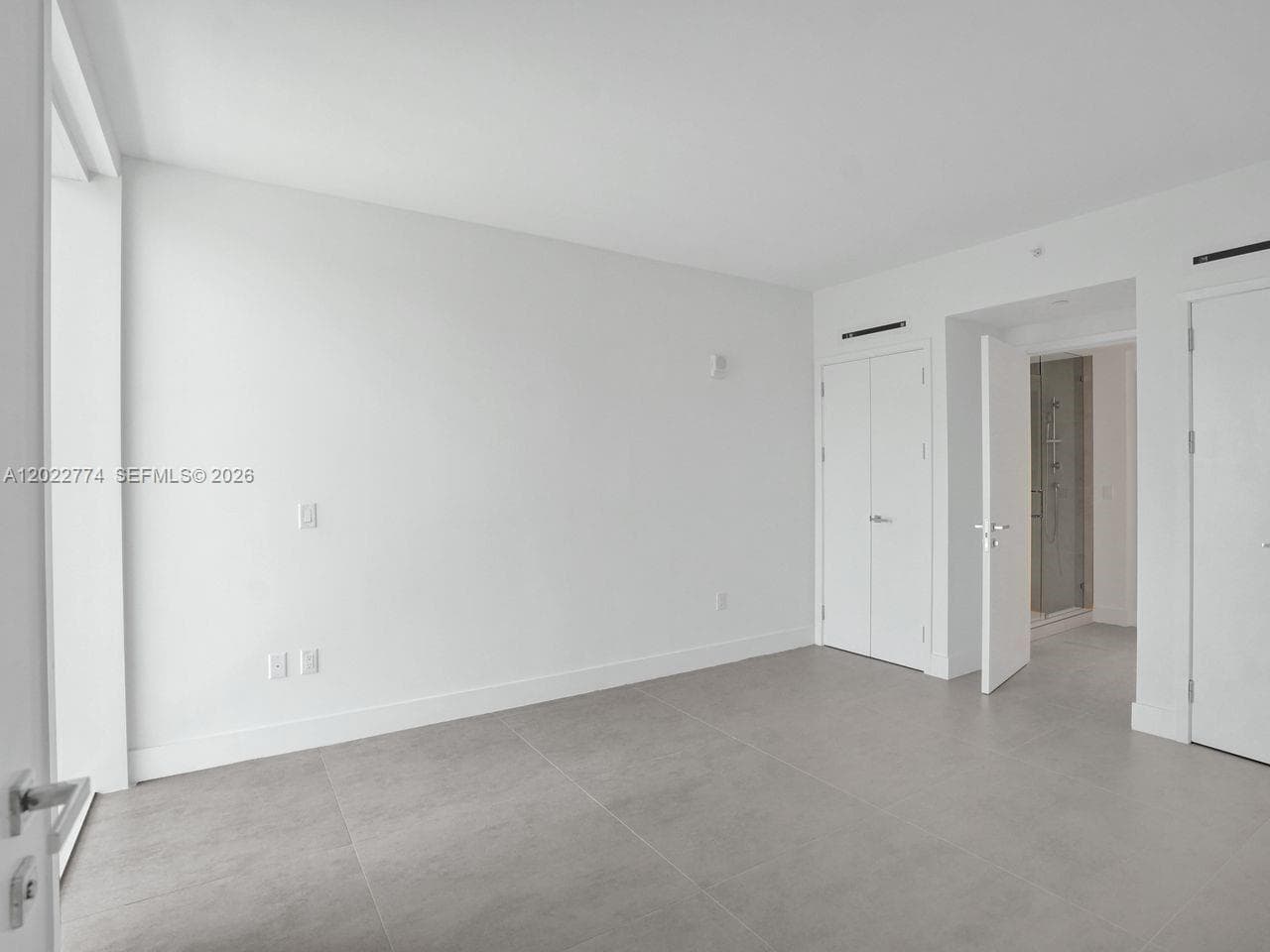 407 N Riverside 402 photo 18