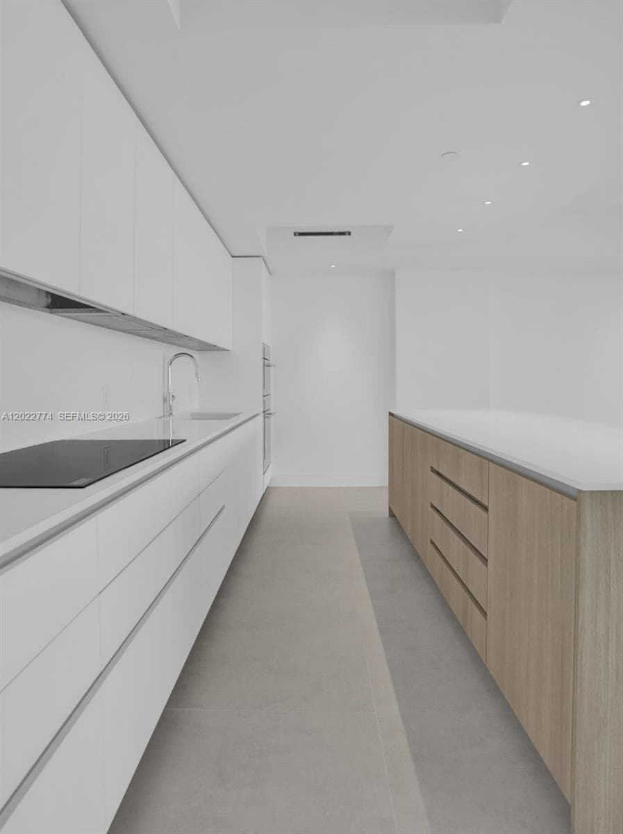407 N Riverside 402 photo 15