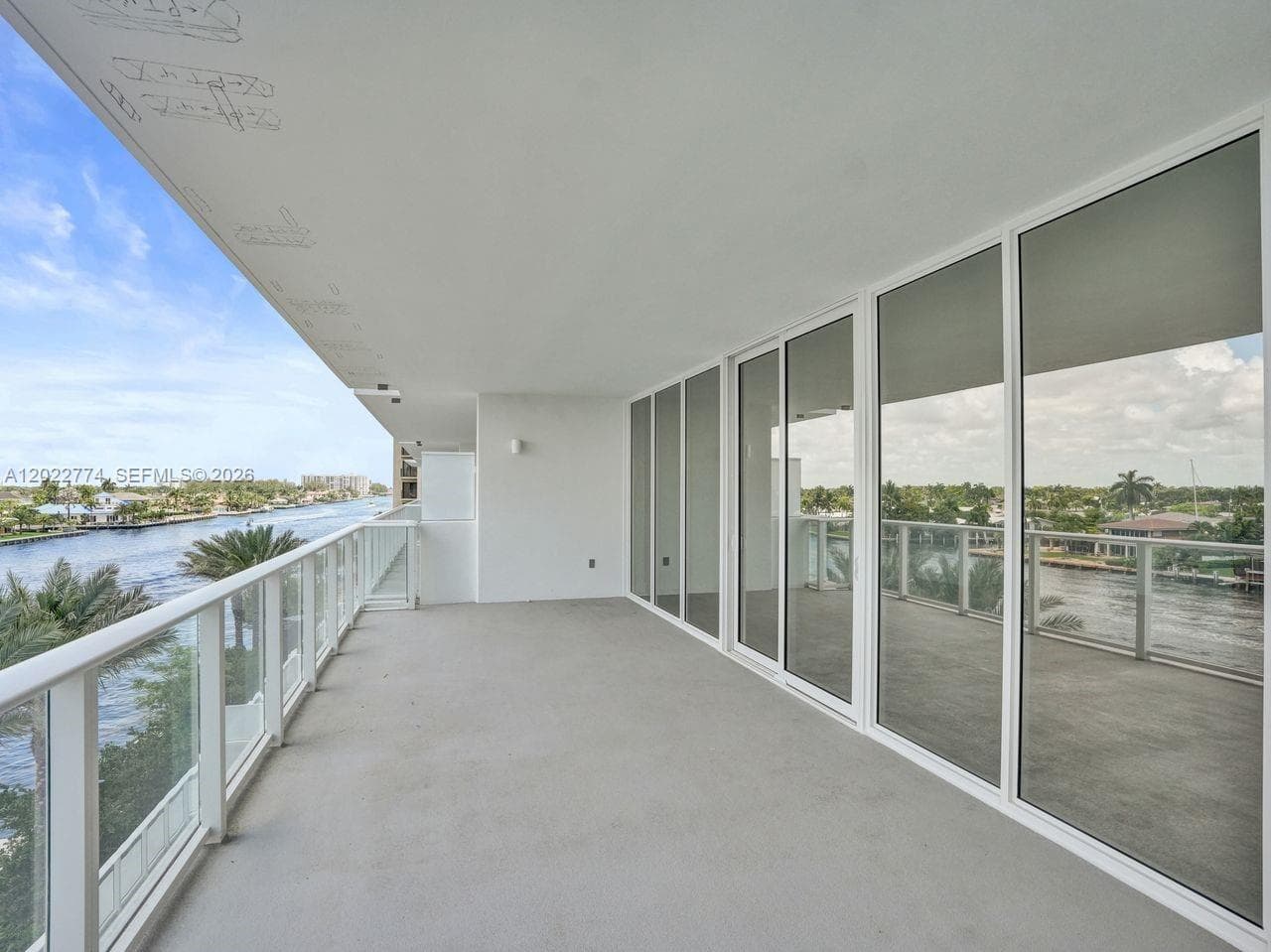 407 N Riverside 402 photo 8