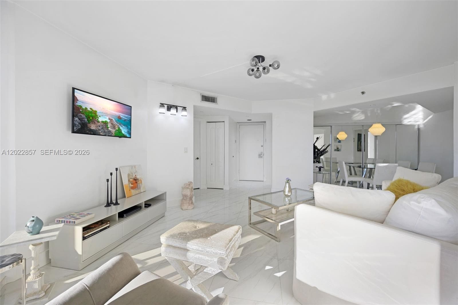 20185 E Country Club Dr 1104 photo 7