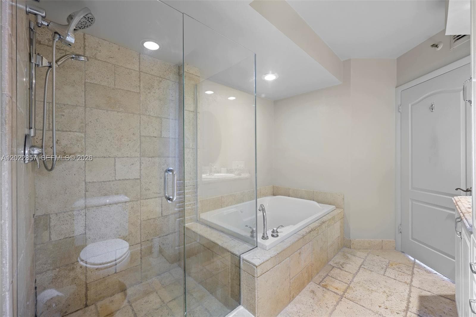 20185 E Country Club Dr 1104 photo 18