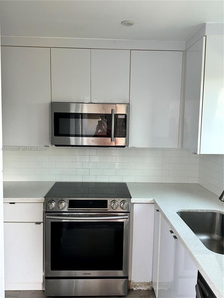 3601 NE 170th St 409 photo 6