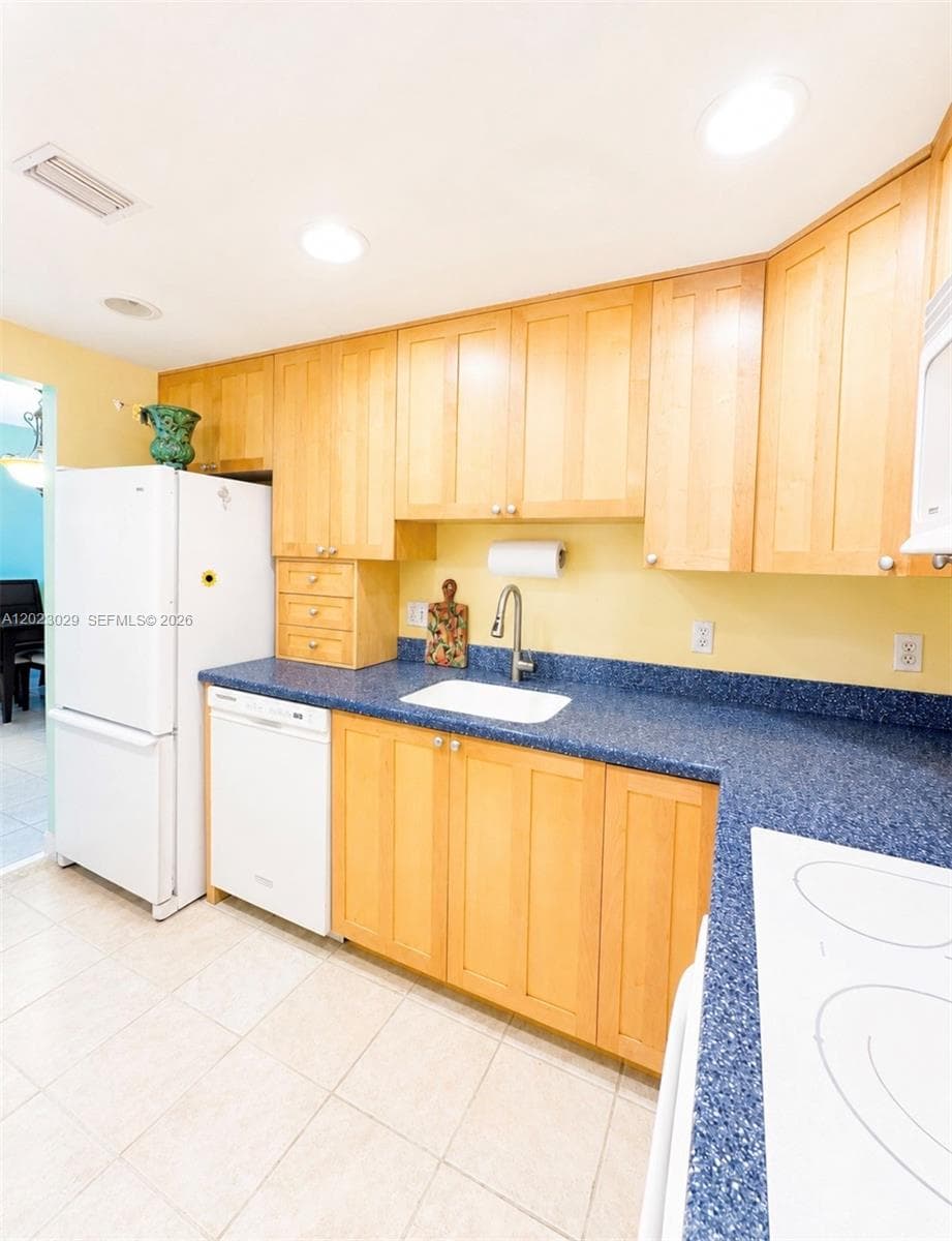 1950 S Ocean Dr 8K photo 10