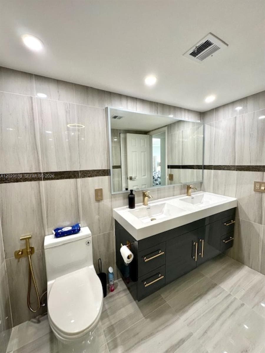 2017 S Ocean Dr 1107 photo 19