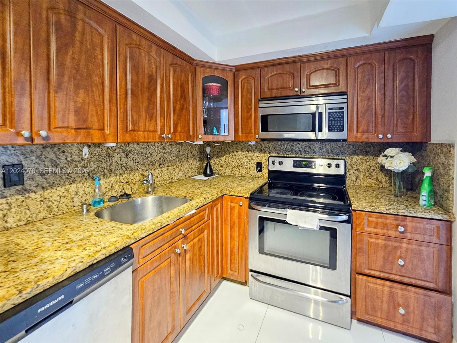 100 Bayview Dr 722 photo 3