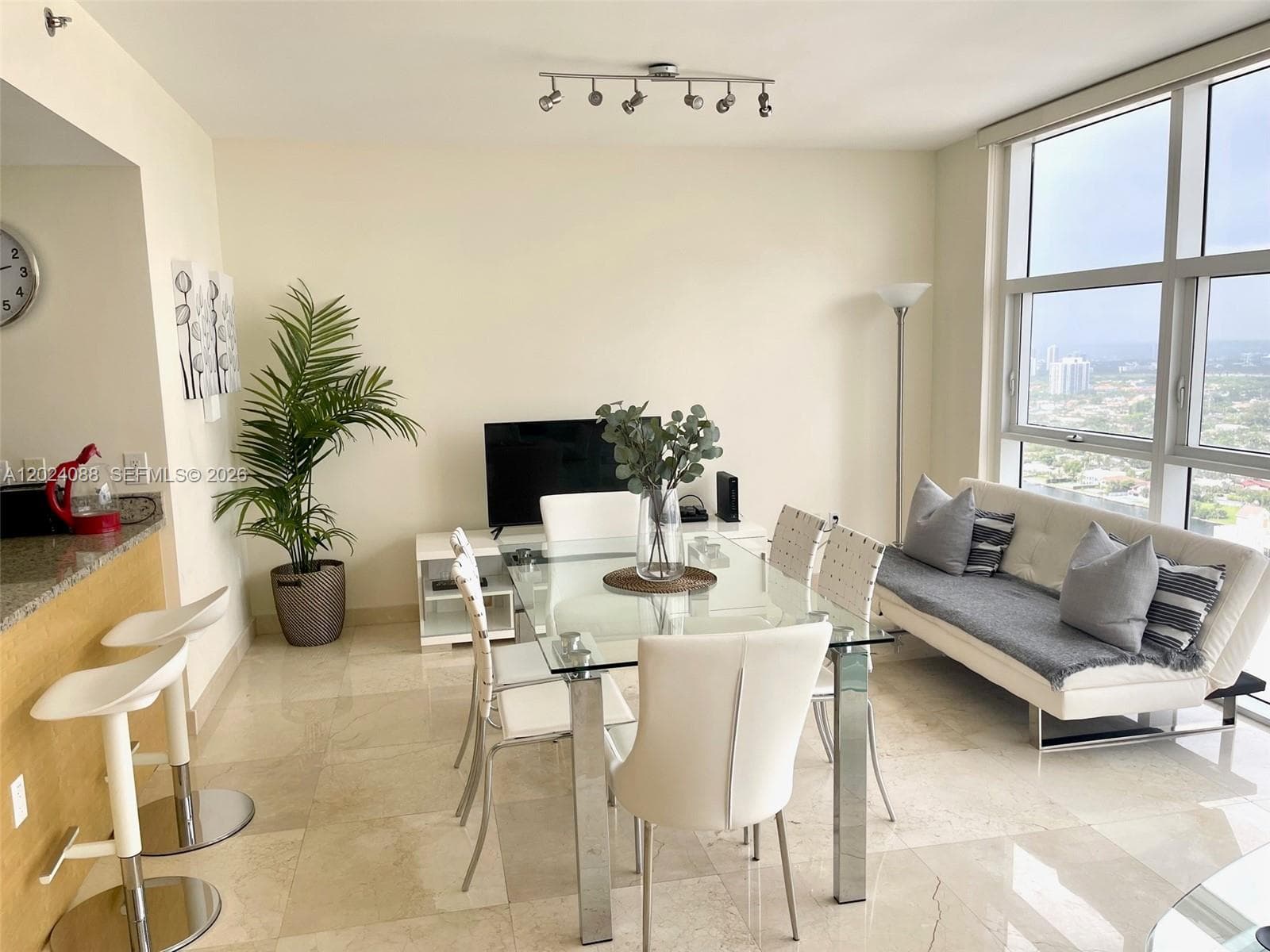 1830 S Ocean Dr 3407 photo 3