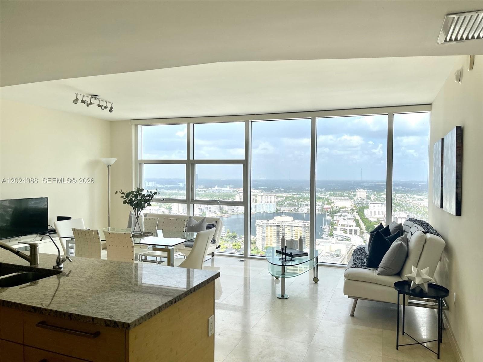 1830 S Ocean Dr 3407 photo 9