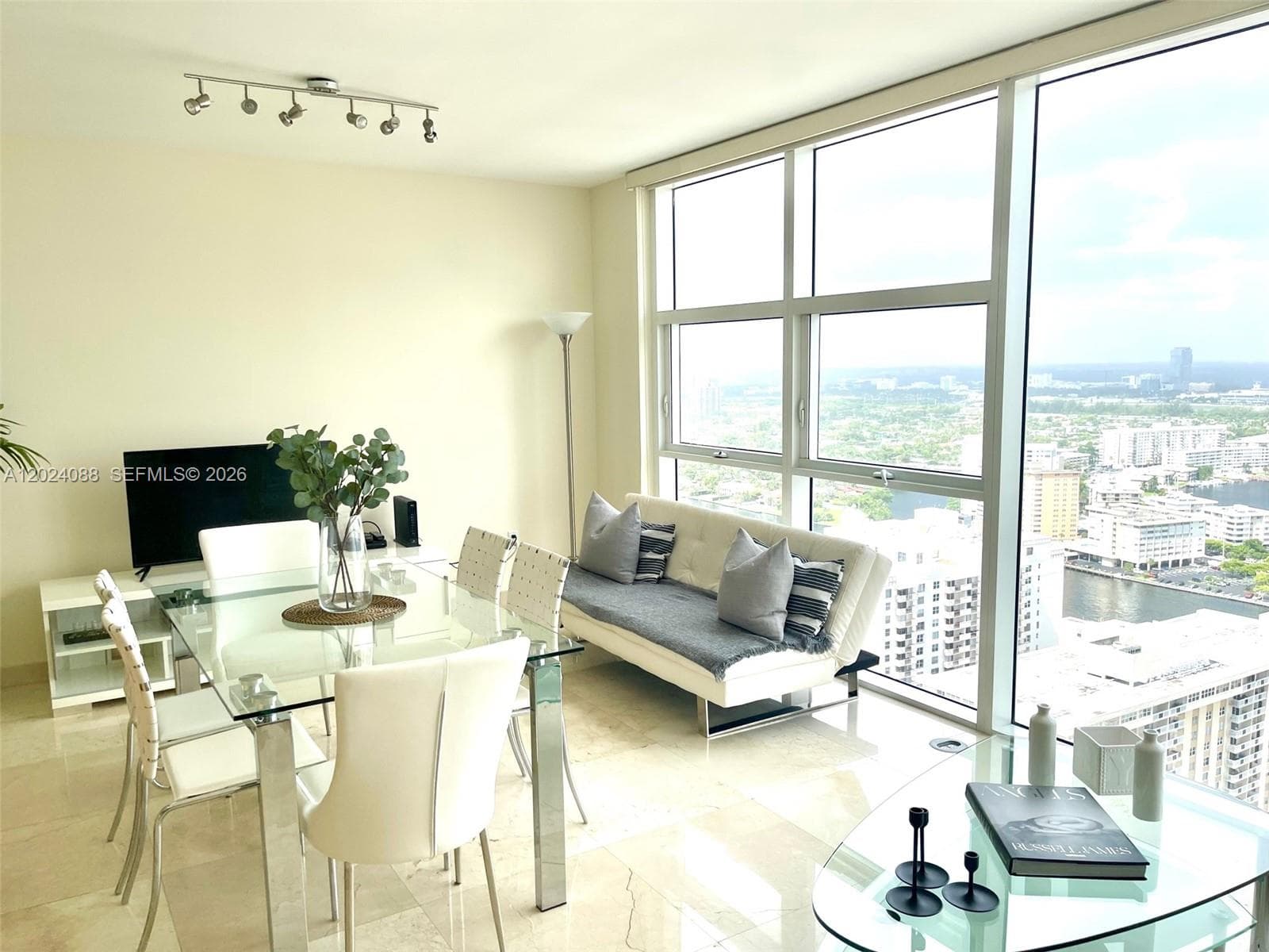 1830 S Ocean Dr 3407 photo 4