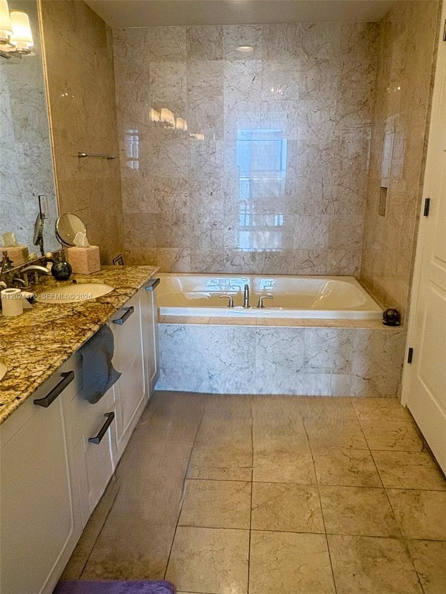 3333 NE 32nd Ave 1207 photo 17