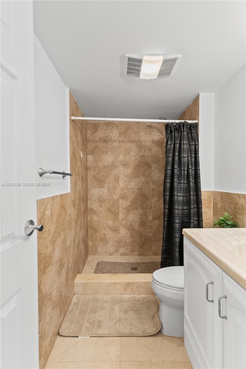 100 Bayview Dr 307 photo 15