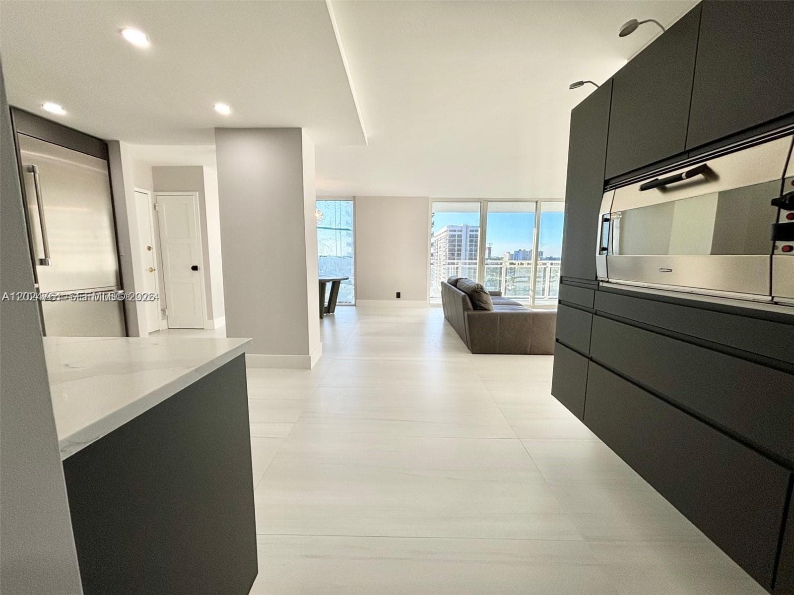 2030 S Ocean Dr 806 photo 9