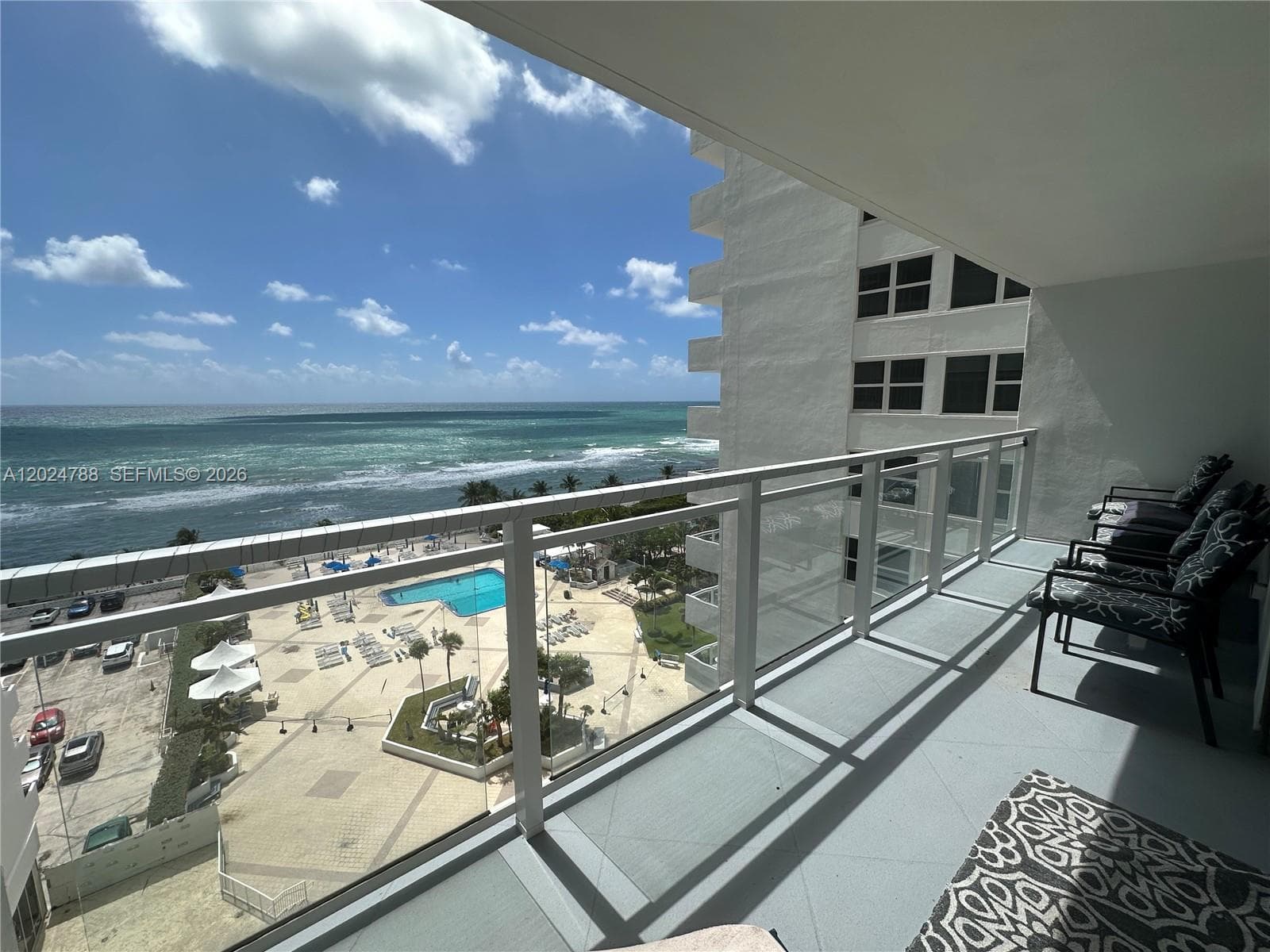 2030 S Ocean Dr 916 photo 1