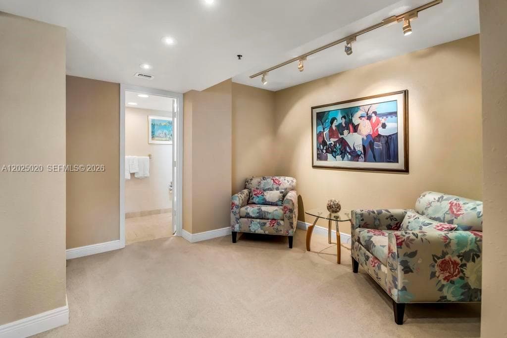 1201 S Ocean Dr 2003N photo 17