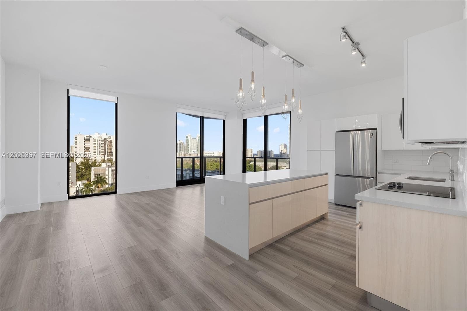 101 Diplomat Pkwy 2102 photo 6